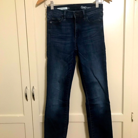 Gap Resolution Slim Straight Jeans - Picture 2 of 7